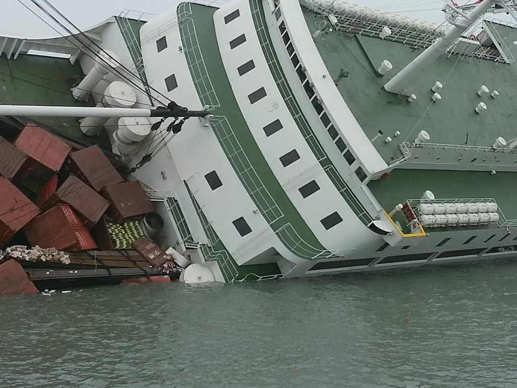 團體裡必須存在永遠舉手反對的第十個人 – 我夢見那天大海 (vol.119,&nbsp;s4ep15)