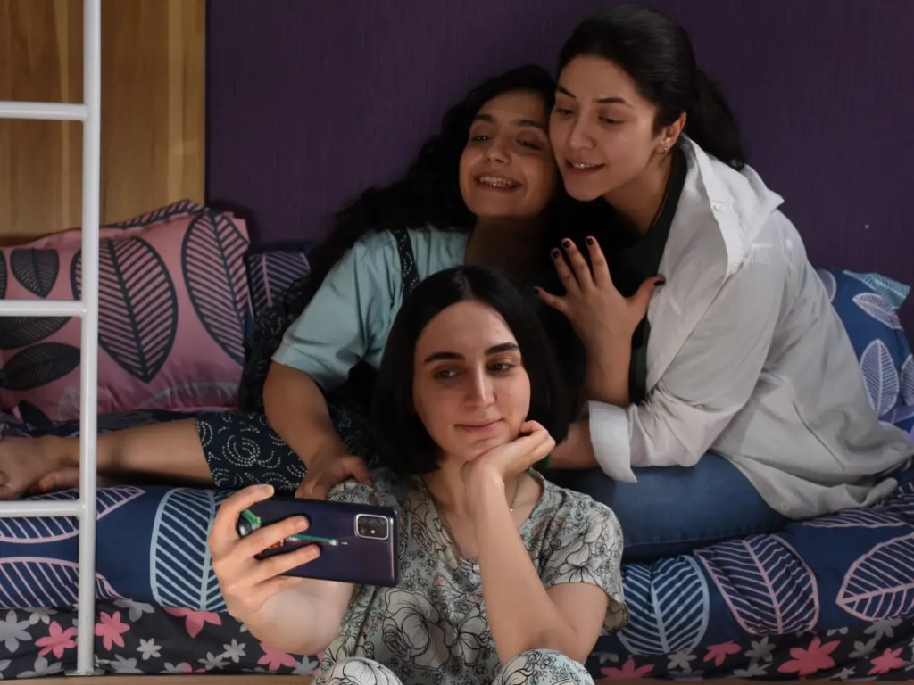 隨著那種看不見的流動帶走了部分的體溫 – 神聖無花果之種看片心得