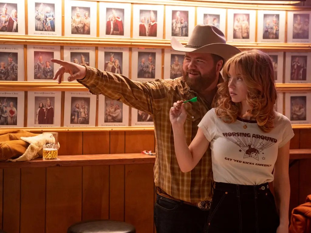 傳統服裝被強盜搶走 – 美式文物看片心得